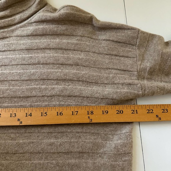 Revolve Leo & Sage Sweater Womens Extra Small Tan Cashmere Striped Soft Comfy - Picture 9 of 11